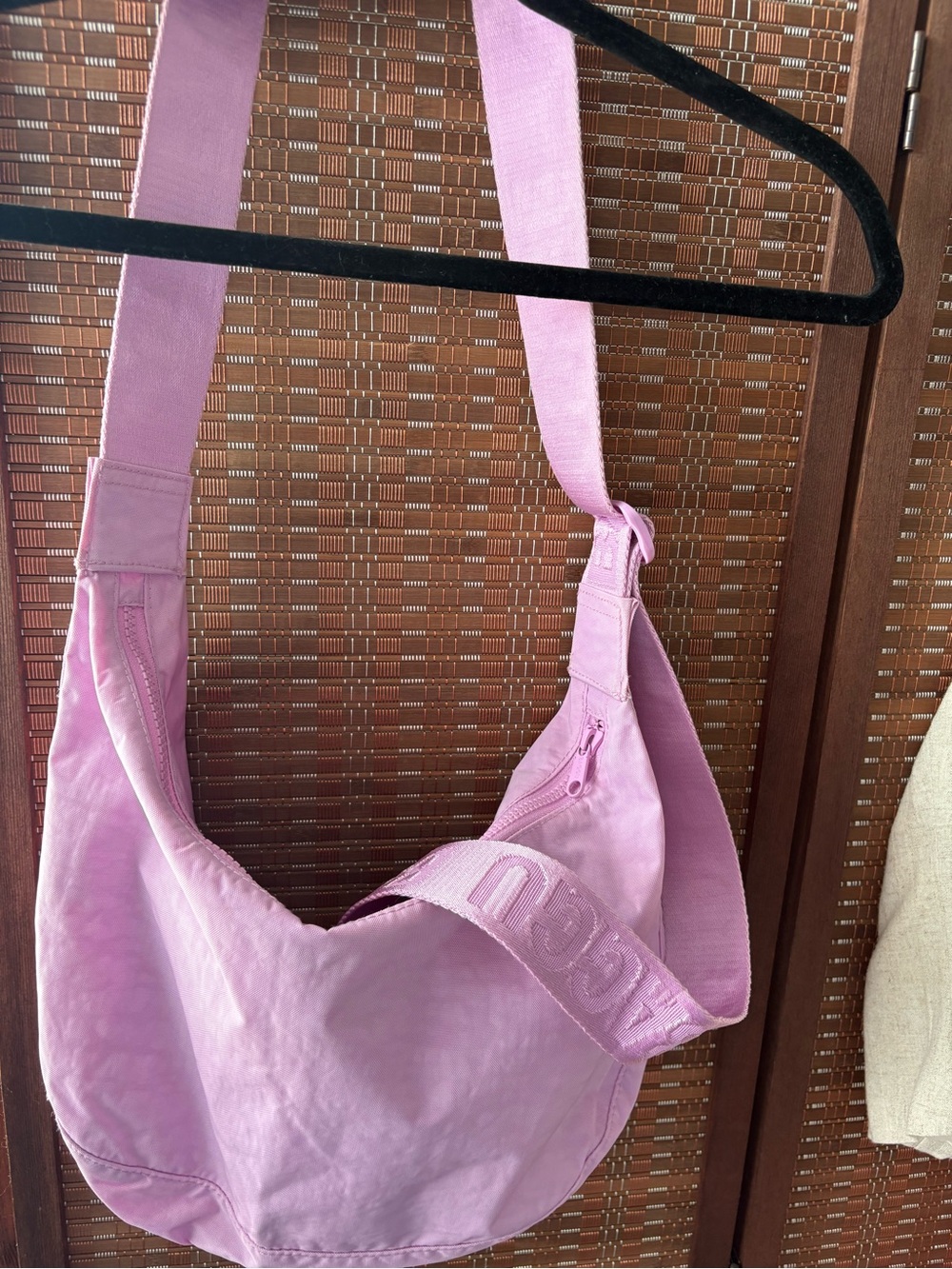 SOLD BAGGU Medium Crescent in Peony - Picture 5 of 6